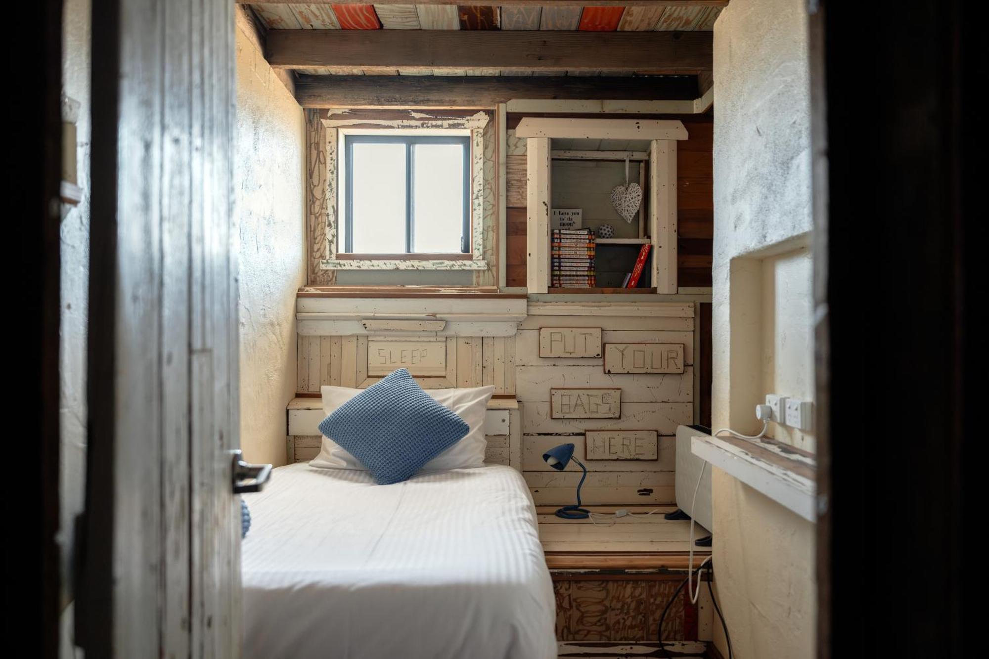 Bed In A Shed Vineyard Stay Watervale エクステリア 写真