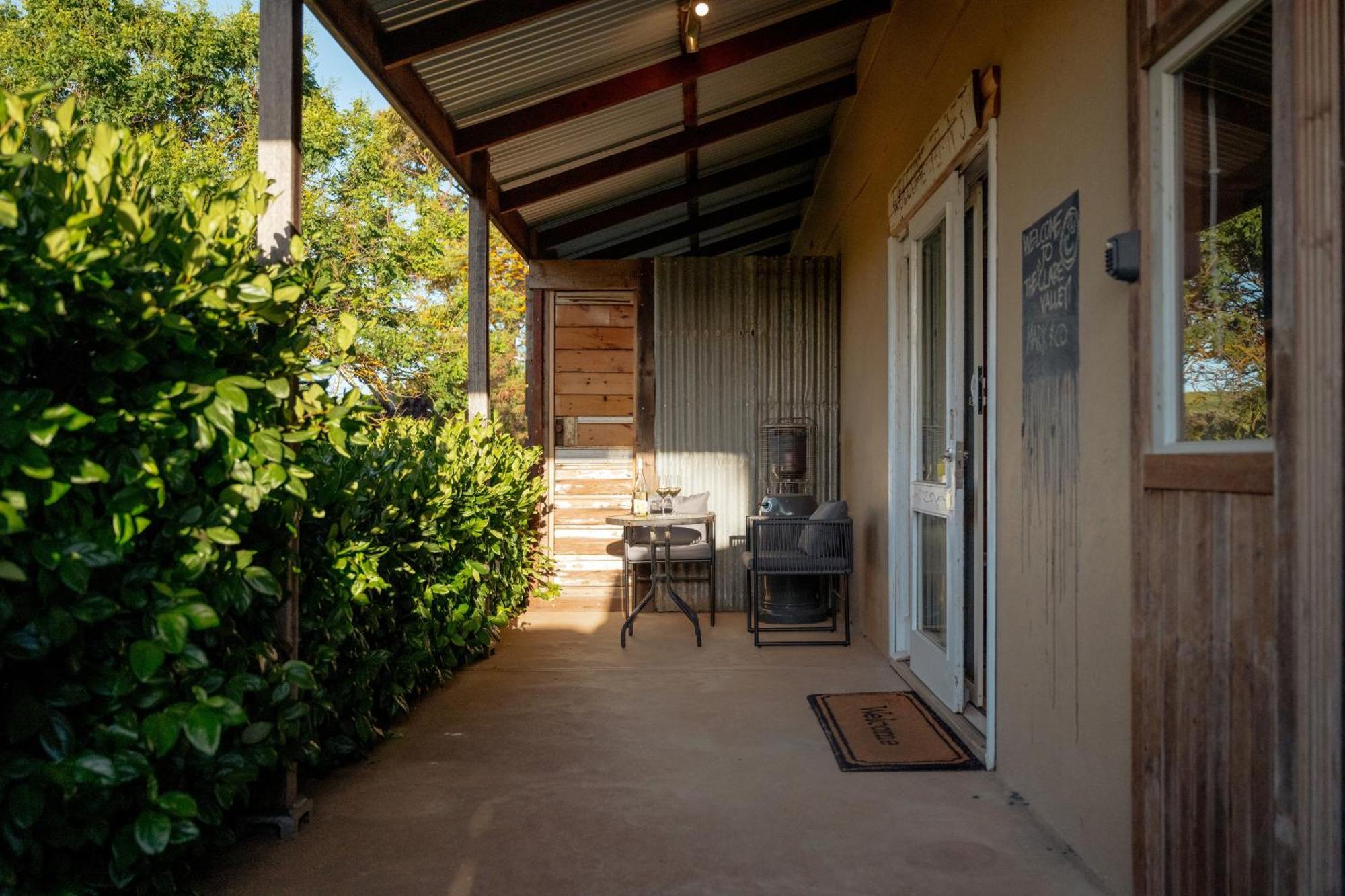 Bed In A Shed Vineyard Stay Watervale エクステリア 写真